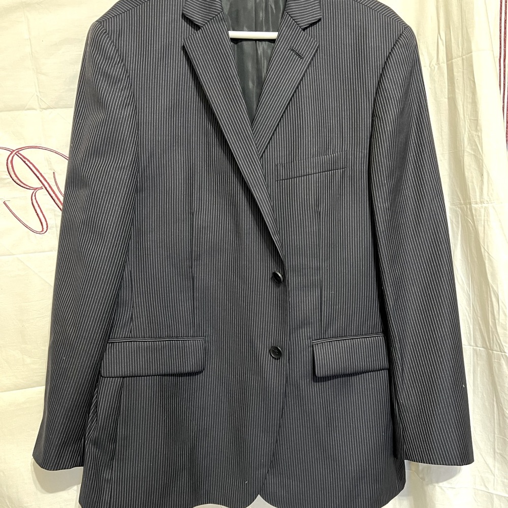 Perry Ellis portfolio black blazer with stripes 44R like new